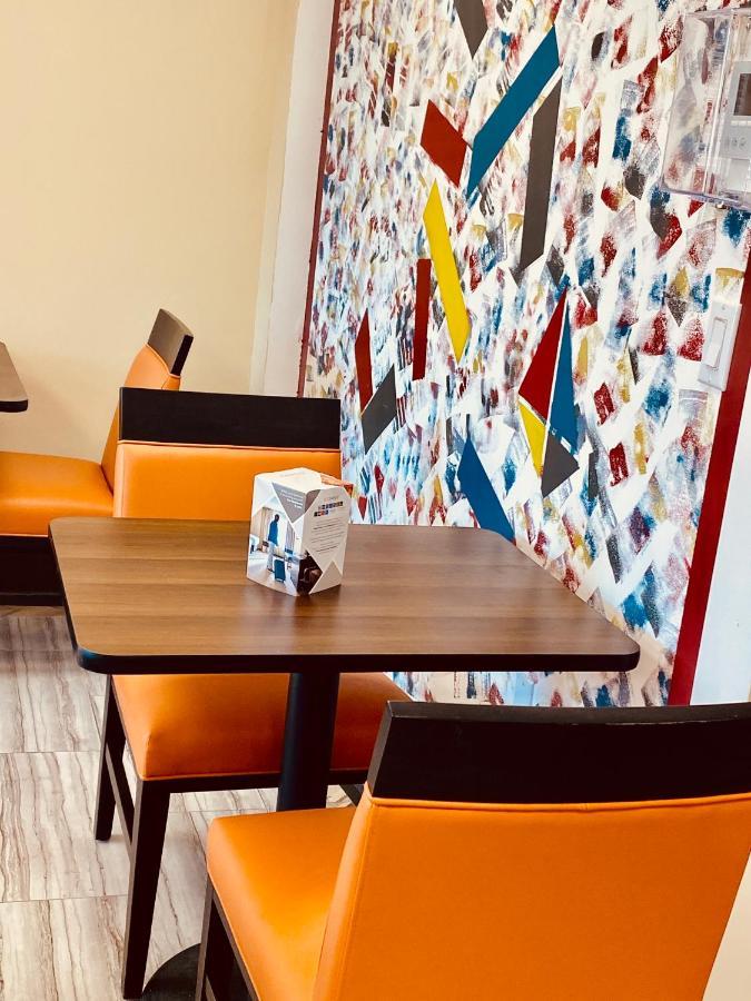 Surface Inn Brooklyn นิวยอร์ก ภายนอก รูปภาพ